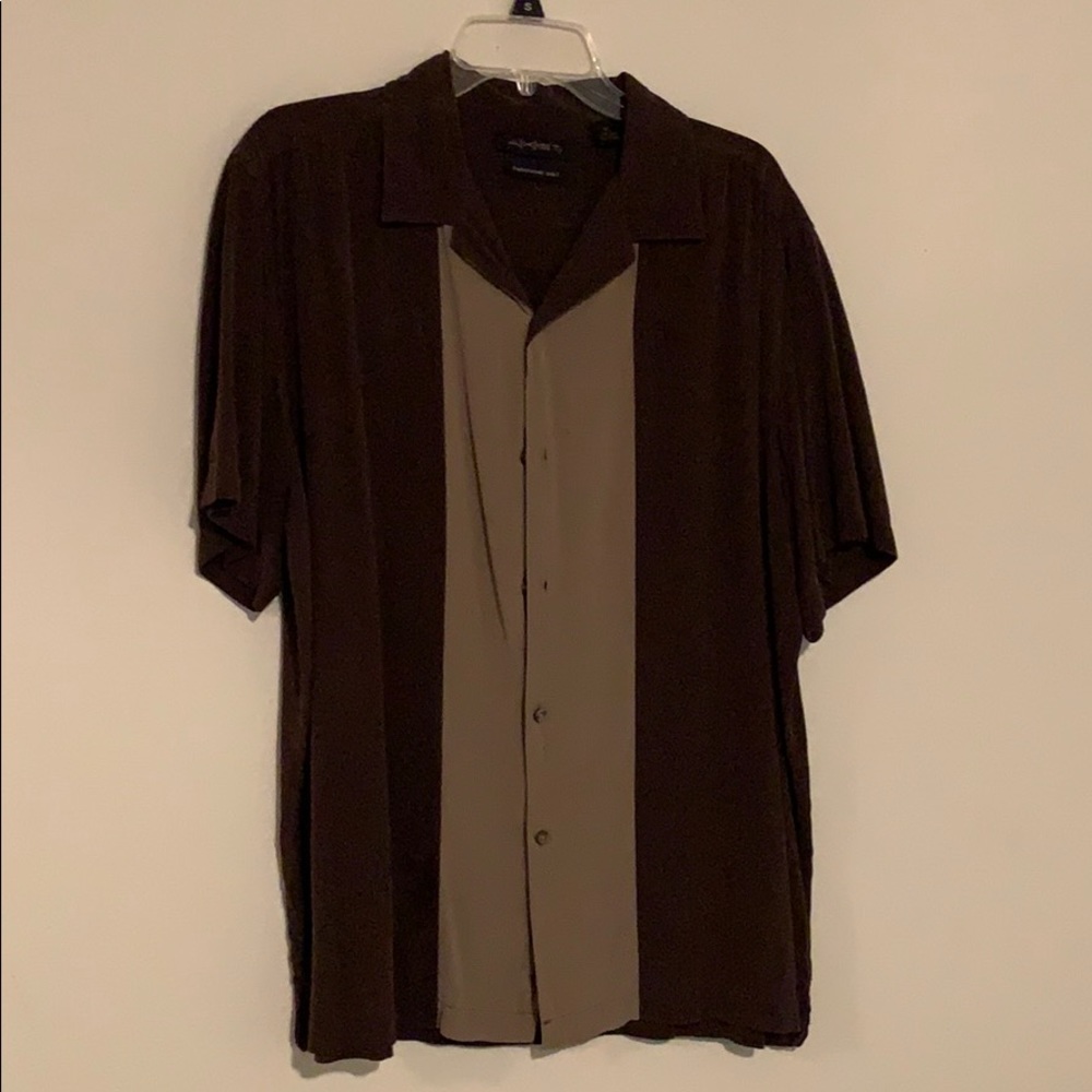 Short sleeved casual shirt